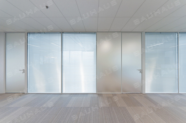 Double glass louver
